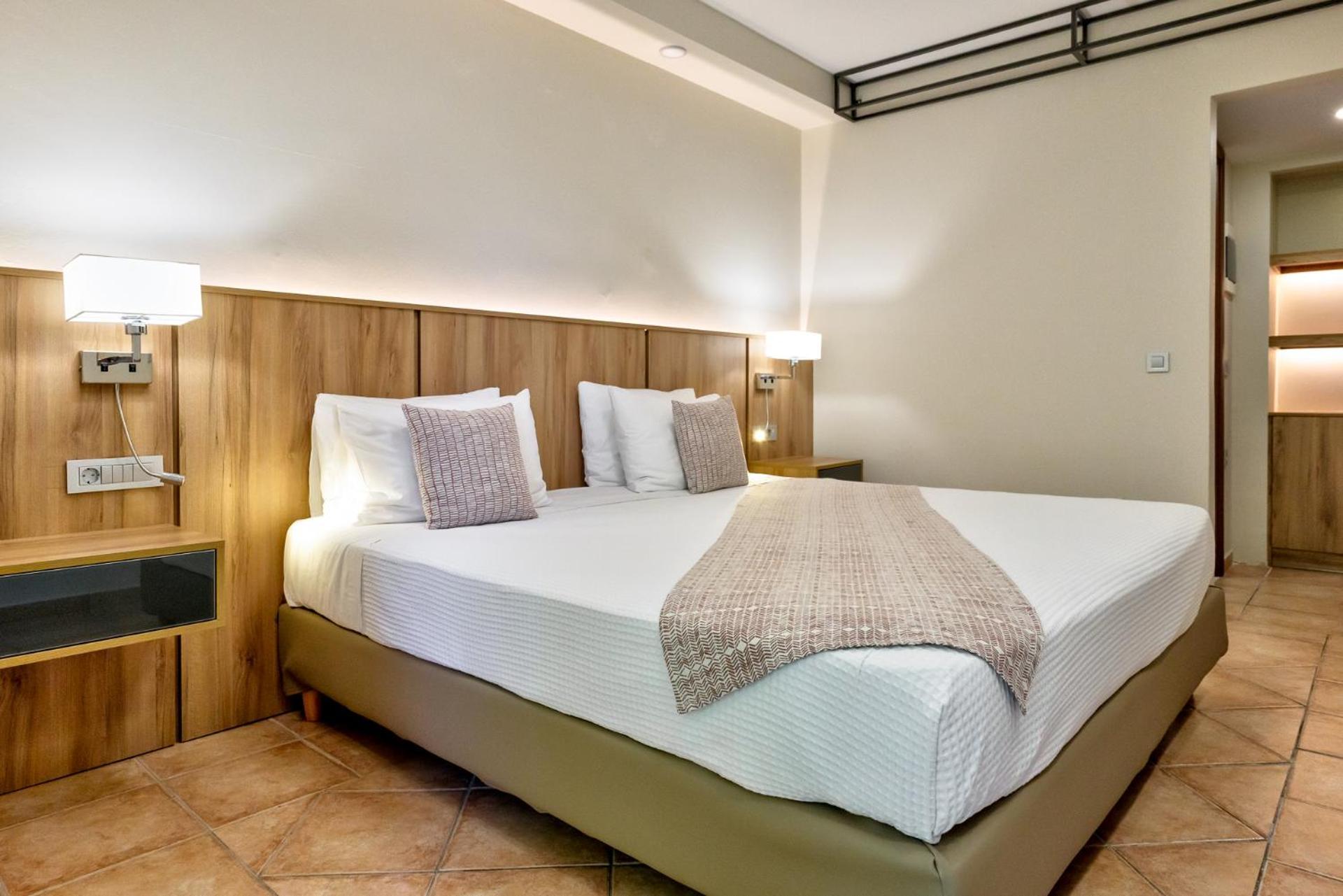White Olive Premium Laganas Hotel Eksteriør billede