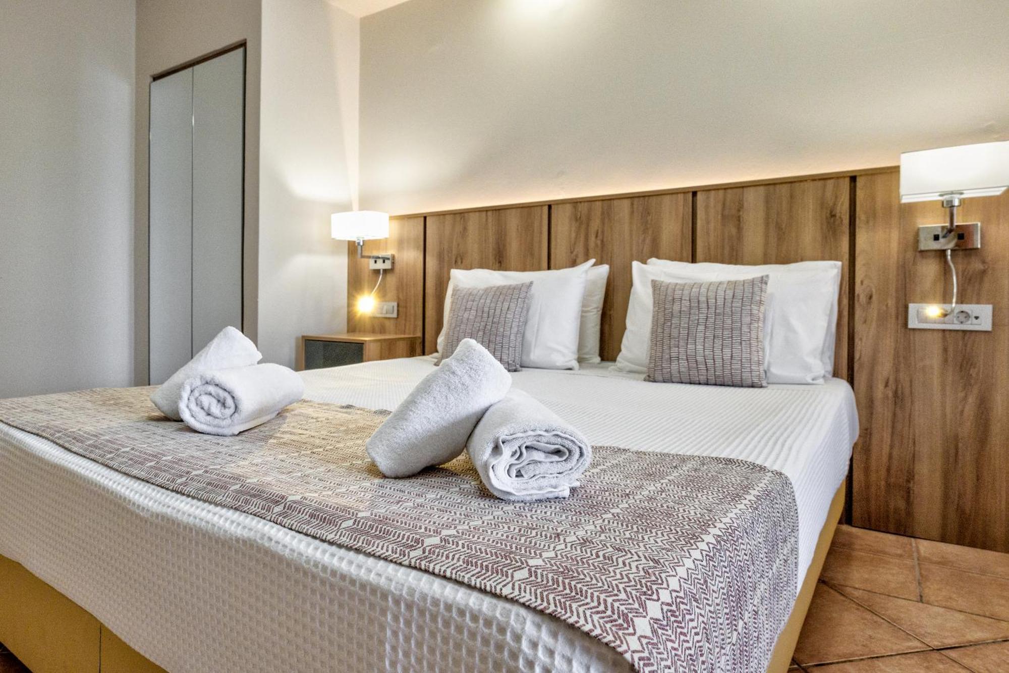 White Olive Premium Laganas Hotel Eksteriør billede