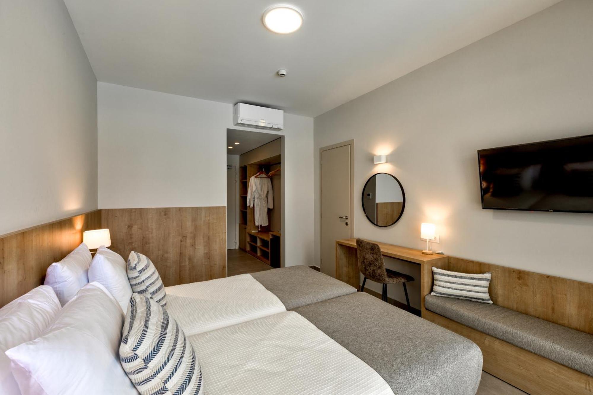 White Olive Premium Laganas Hotel Eksteriør billede