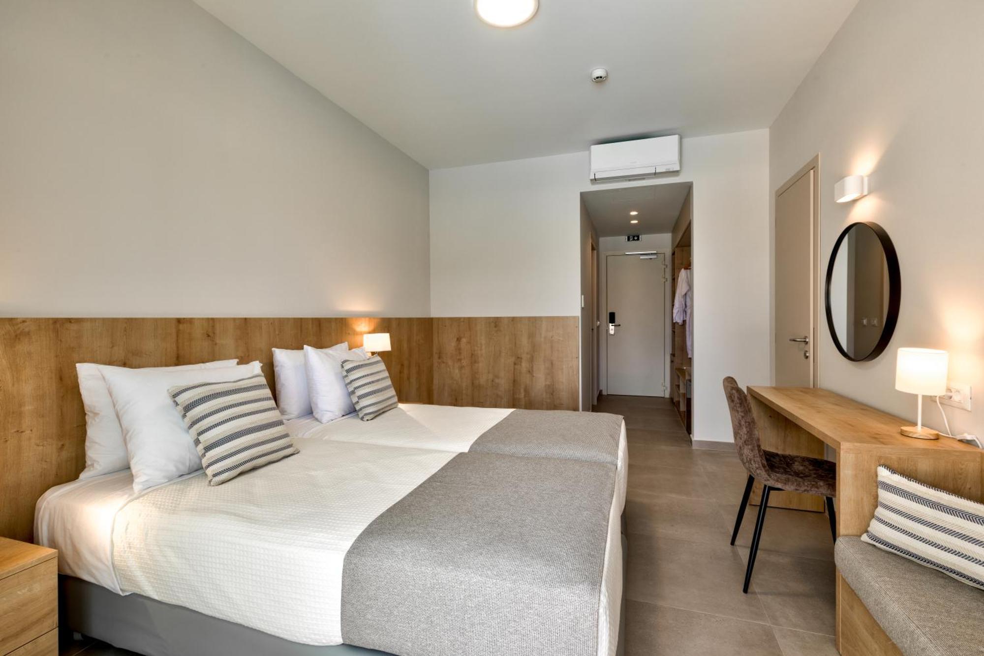 White Olive Premium Laganas Hotel Eksteriør billede
